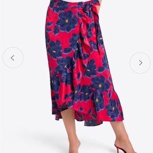 Closet clear out! Lovely brand new with tags - Draper James skirt! Never worn!
